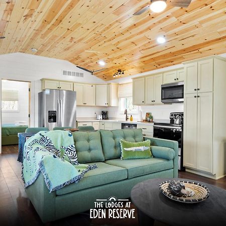 The Lodges At Eden Reserve - Pet Friendly Cabins Near Ark Williamstown Exterior photo